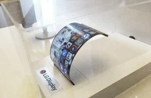 LG 18-inch flexible screen launched